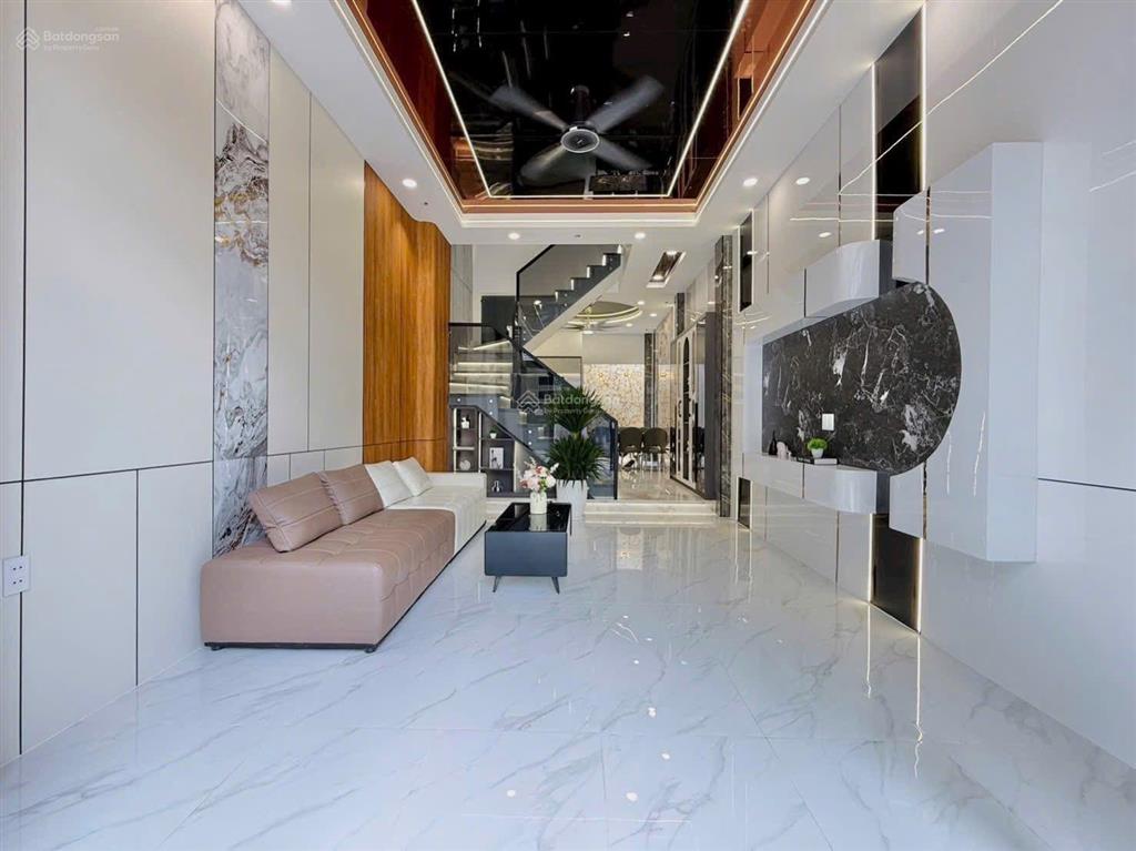 Nhà mới mtnb lê lâm, 5x19m, đúc 3.5 tấm 4pn, 5wc, sổ thượng