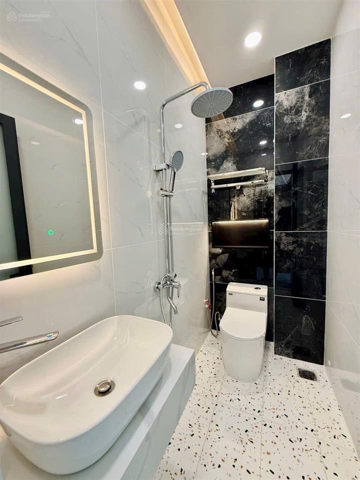 Nhà mới mtnb lê lâm, 5x19m, đúc 3.5 tấm 4pn, 5wc, sổ thượng