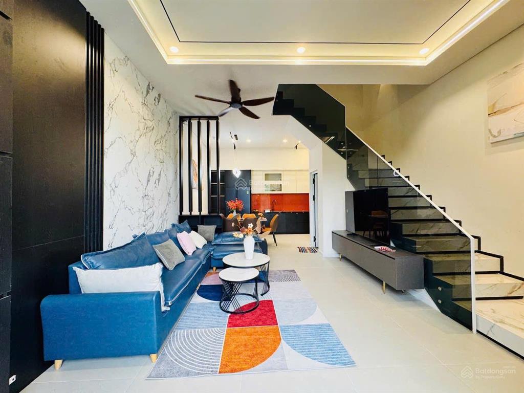 Thuê nhà đẹp 3 tầng mới full nội thất đường kiệt nguyễn chánh, đà nẵng