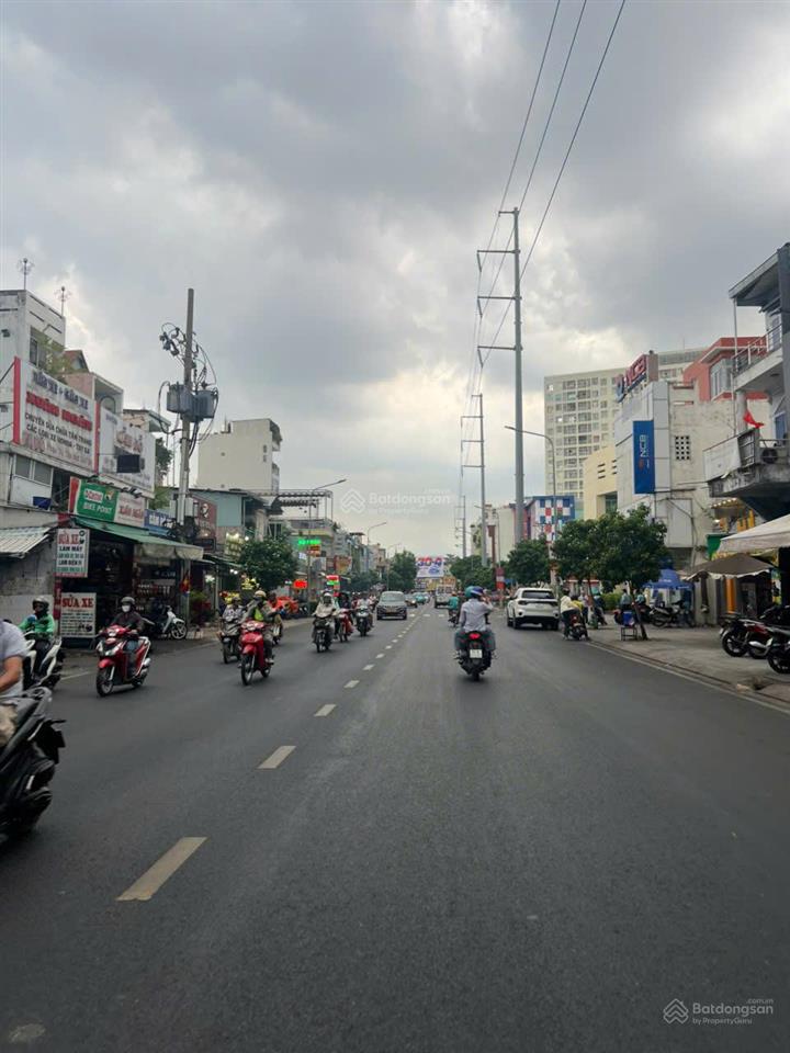 8,9 tỷ  chốt ngay mặt tiền kinh doanh gần khu tô hiệu sầm uất (4,8x13,5m  64m2)  nhà cấp 4