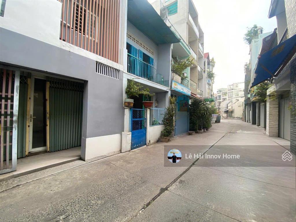 8,9tỷ  51m2 (6x10m, 6 tầng có sân thượng)  đường xe tải ngay lạc long quân gần đầm sen quận 11