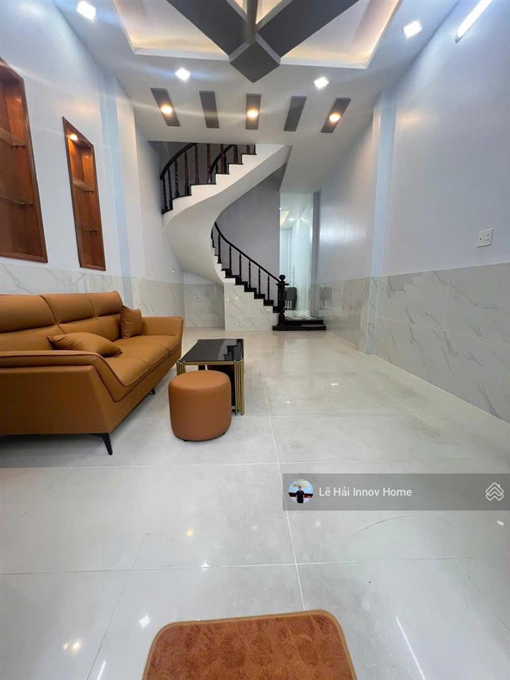 10,8 tỷ  sát lữ gia (4x14m, 4 tầng  nhà mới ở liền)  đường 7m, xe hơi vào nhà  giá tốt