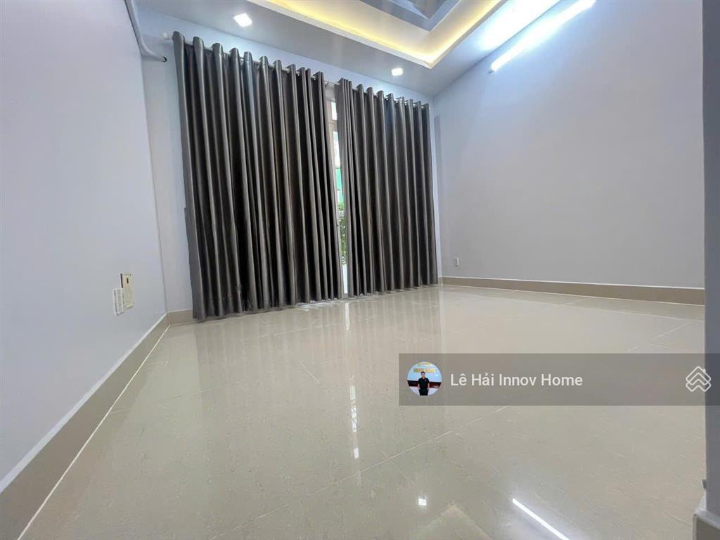 10,8 tỷ  sát lữ gia (4x14m, 4 tầng  nhà mới ở liền)  đường 7m, xe hơi vào nhà  giá tốt