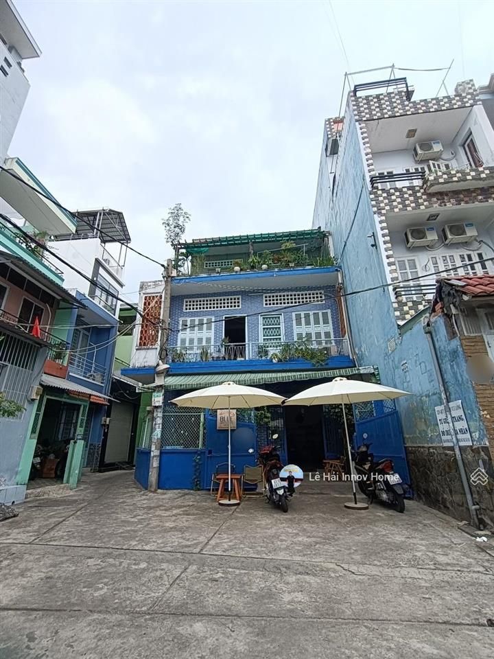 13,8 tỷ  (8x13m, 3 tầng) lê đại hành  hiếm có nhà bán  trước nhà có sân lớn đậu được 5 xe hơi