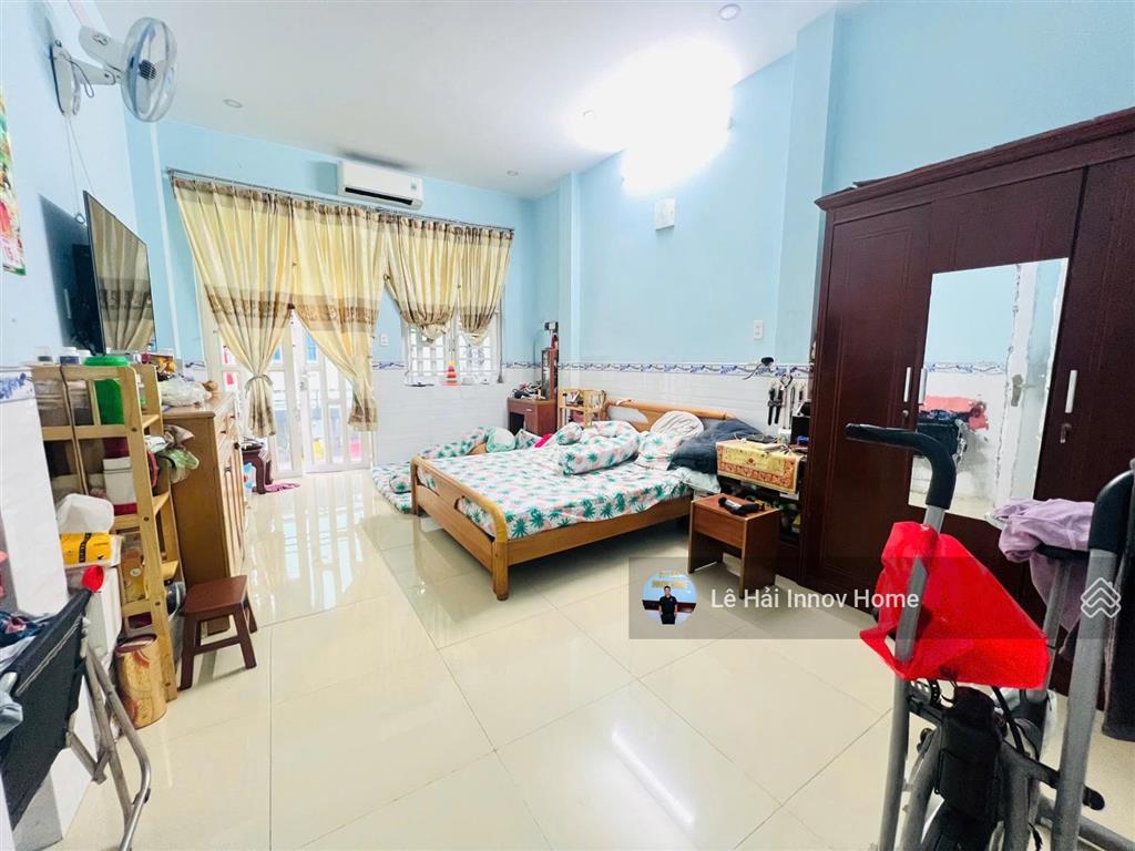 9.8 tỷ  (4x17m, 3 tầng, sân thượng) nhà mới ở liền ngay lạc long quân gần bình thới  đường 7m