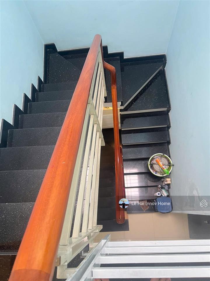 9.8 tỷ  (4x17m, 3 tầng, sân thượng) nhà mới ở liền ngay lạc long quân gần bình thới  đường 7m