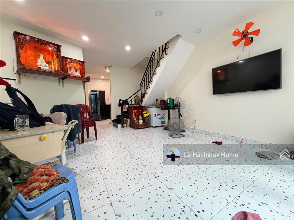 Chỉ 5.5 tỷ  chốt ngay nhà bình thới gần lê đại hành (công nhận 50m2  2 tầng) cách mặt tiền 1 căn