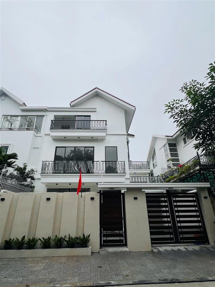 Bán biệt thự khu đô thị văn phú, 200m2, 4 tầng, thang máy, vỉa hè, ở sướng, kinh doanh