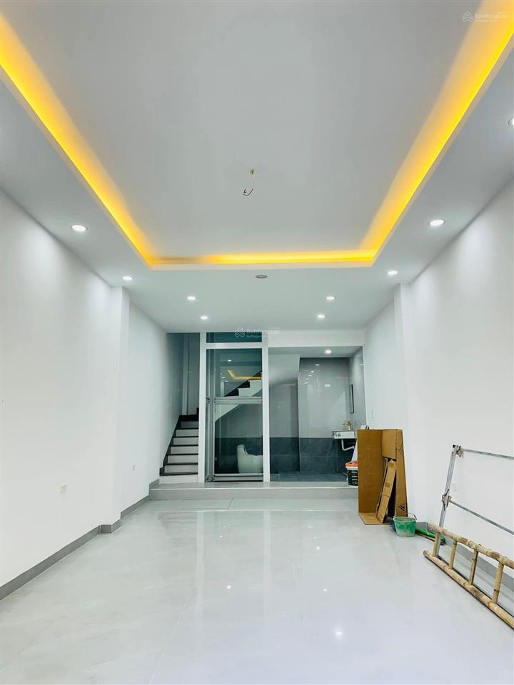 Hạ 2 tỷ! nhà đẹp trần phú  nguyễn văn lộc mỗ lao, thang máy, sát làng việt kiều châu âu