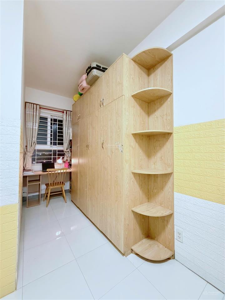 Cần cho thuê căn hộ 2pn 1wc, chỉ 7,5 triệu, cc sky 9 vị trí đẹp, diện tích rộng