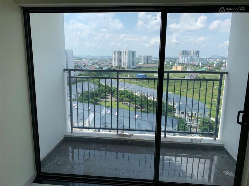 Hạ mạnh cần bán nhanh căn hiếm có 64 m2 giảm còn 3,3 tỷ, 2pn 2wc ban công rộng, nhà đẹp
