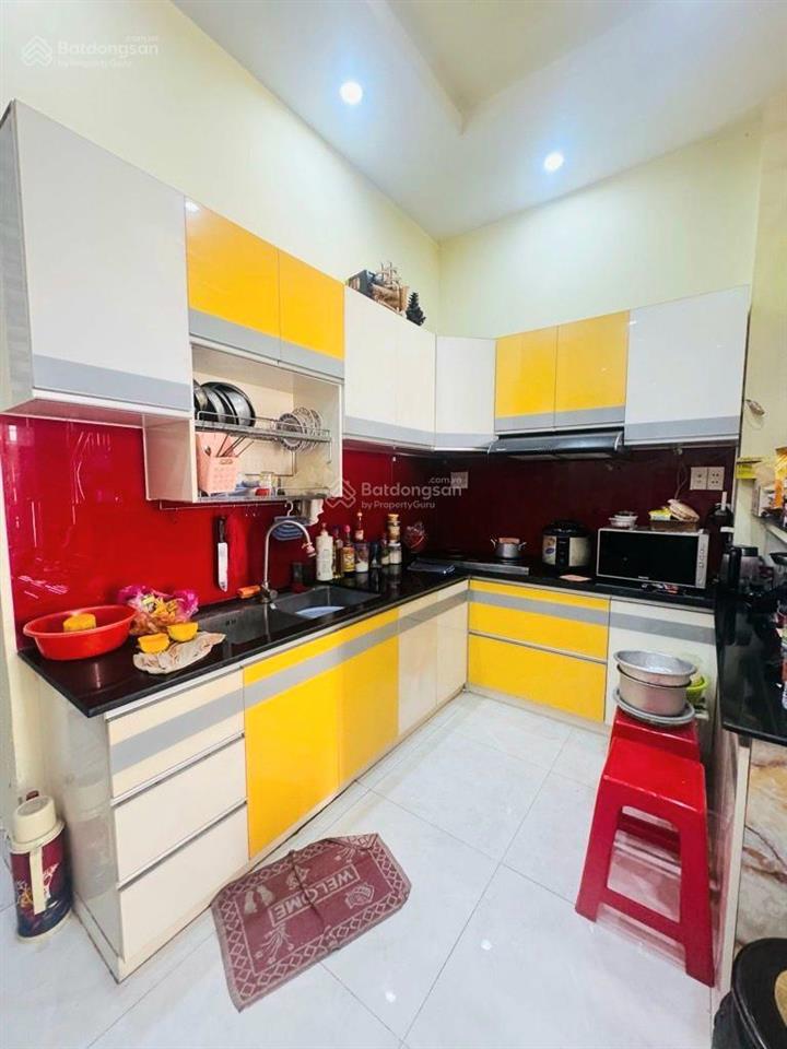 Bán nhà đường trung lang, tân bình, dt 4,3 x 10m, 3pn, 3wc, giá 7,4 tỷ