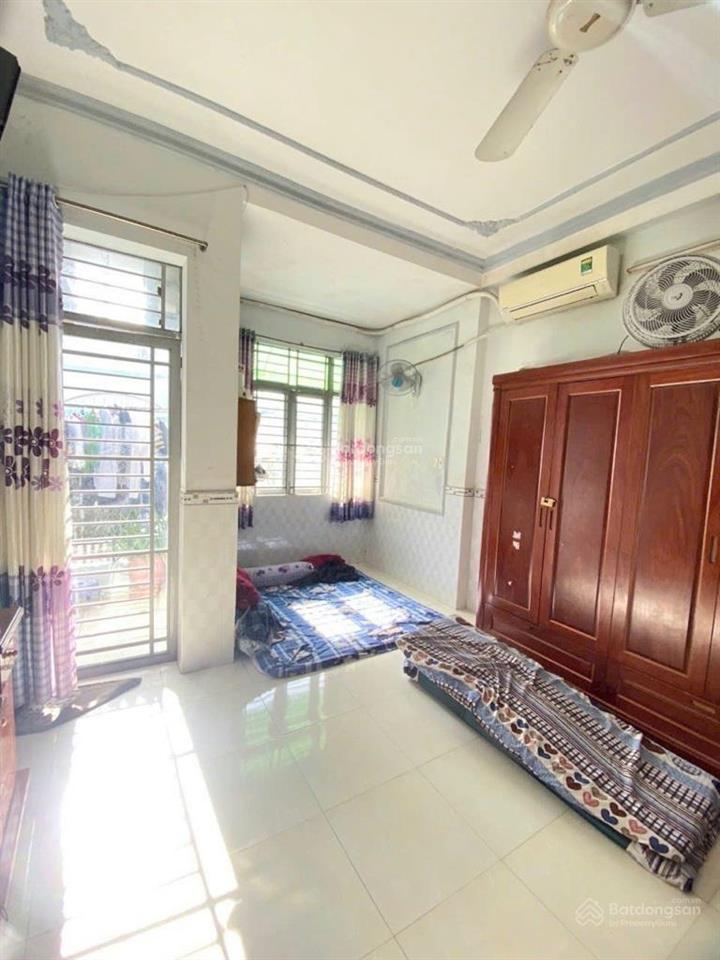 Bán nhà hẻm 5m đường đồng đen, tân bình, dt 4,9 x 12m, 2 tầng, 4pn.