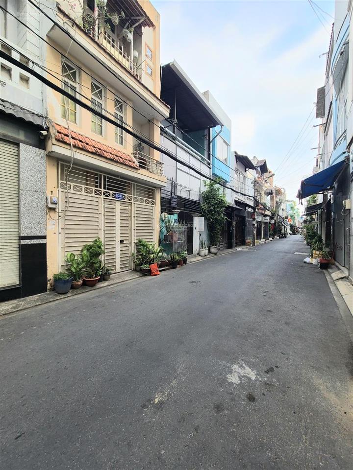 Bán nhà đẹp vào ớ ngay, hẻm 5m gò dầu, tân phú, gần 60m2, 2 tầng, 2pn.
