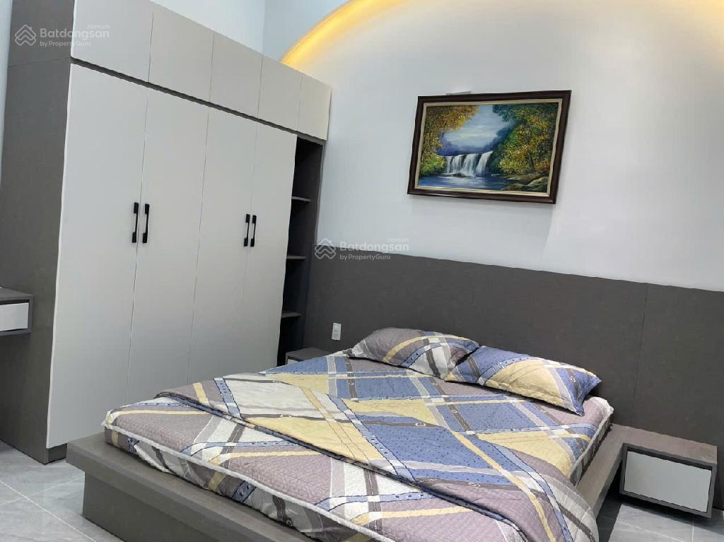 Bán nhà đường phạm văn bạch,tân bình, dt 4,2 x 15m, 2 tầng, 2pn, 2wc.