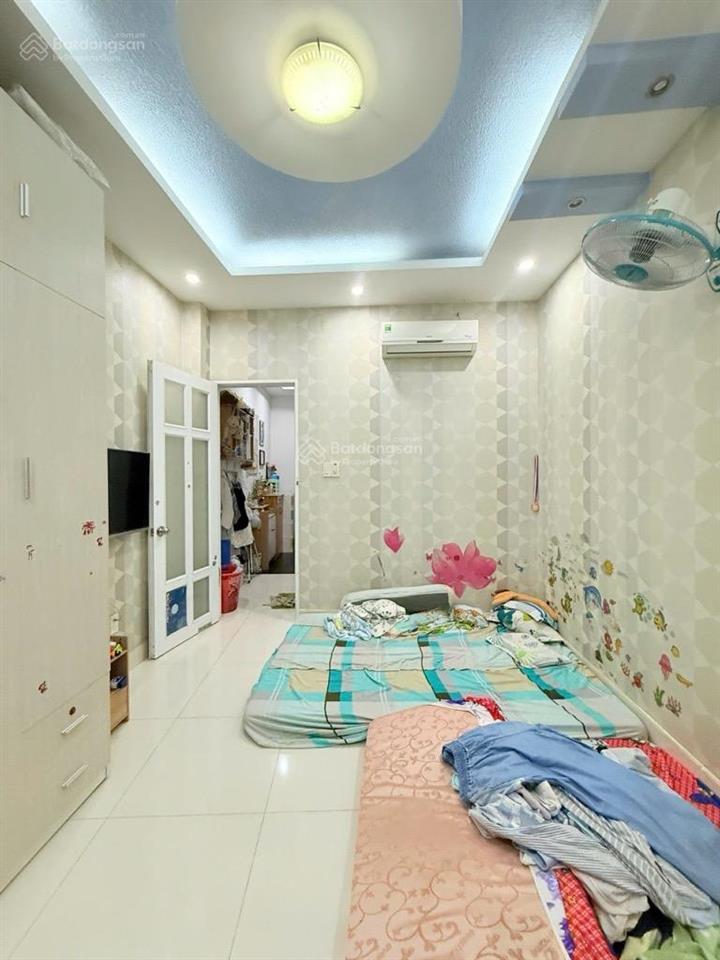 Bán nhà hẻm 4m đường bành văn trân,tân bình,dt30m2,5tầng, 3pn,giá 5,3tỷ.