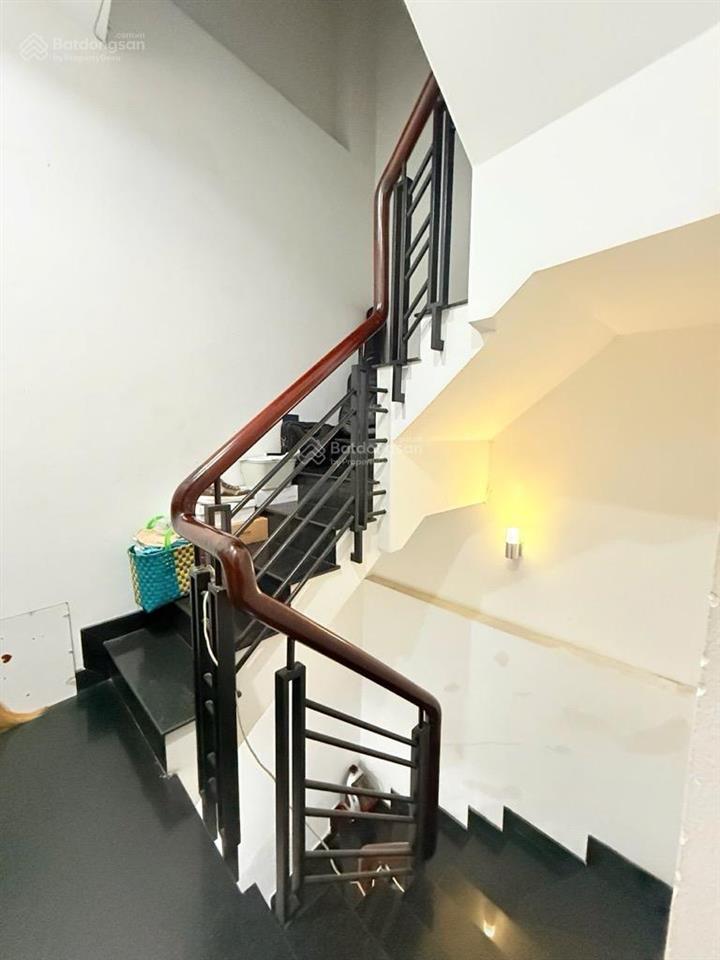 Bán nhà hẻm 4m đường bành văn trân,tân bình,dt30m2,5tầng, 3pn,giá 5,3tỷ.