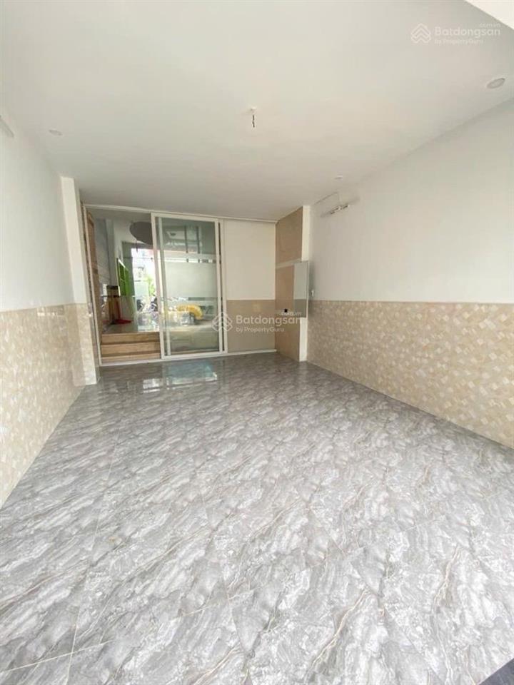 Bán nhà hẻm 4m đường trường chinh, tân bình, dt 4,3x13m, 2tầng, 2pn, giá 6,2tỷ