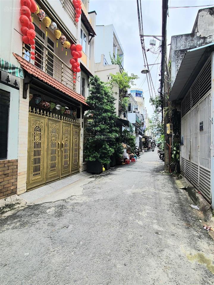 Bán nhà hẻm 4m đường trường chinh, tân bình, dt 4,3x13m, 2tầng, 2pn, giá 6,2tỷ