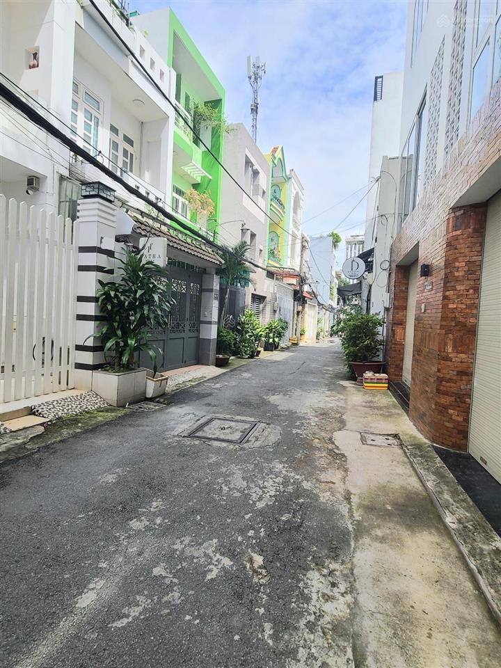 Bán nhà hẻm 4m đường âu cơ, tân phú, dt 4x11m, 3 tầng, 3 pn, 3 wc, giá 6,4 tỷ.