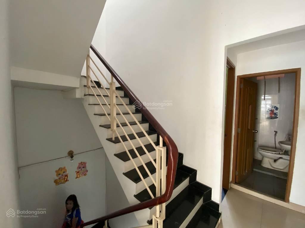 Bán nhà hẻm 4m đường âu cơ, tân phú, dt 4x11m, 3 tầng, 3 pn, 3 wc, giá 6,4 tỷ.