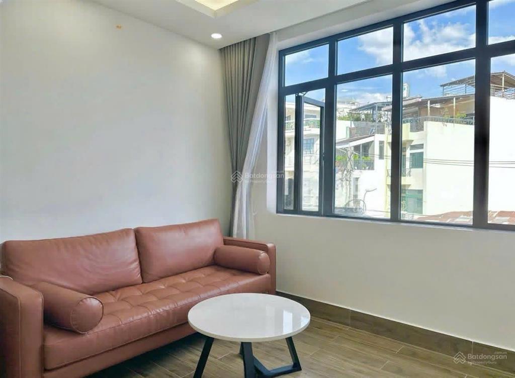 Căn hộ 2pn giáp quận 1  cực rộng  thang máy + cửa sổ thoáng  ngay chợ bà chiểu