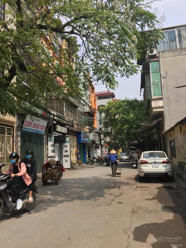 Chính chủ bán nhà mặt ngõ sầm uất 165 dương quảng hàm 50m2 x 5t đường 2 ôtô tránh nhau