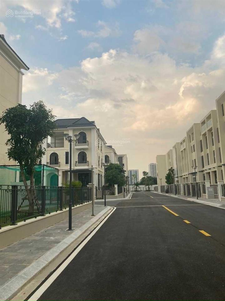 Chính chủ cần bán shophouse starlake. diện tích 160m2. 0382 276 ***