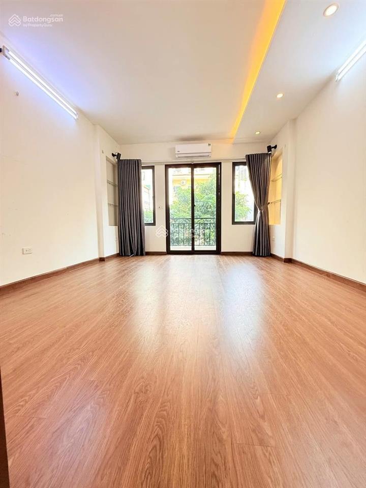 Cho thuê nhà phân lô 165 dương quảng hàm, cầu giấy 50m2 x 4t 18 triệu, 7pn, 4wc 0382 276 ***