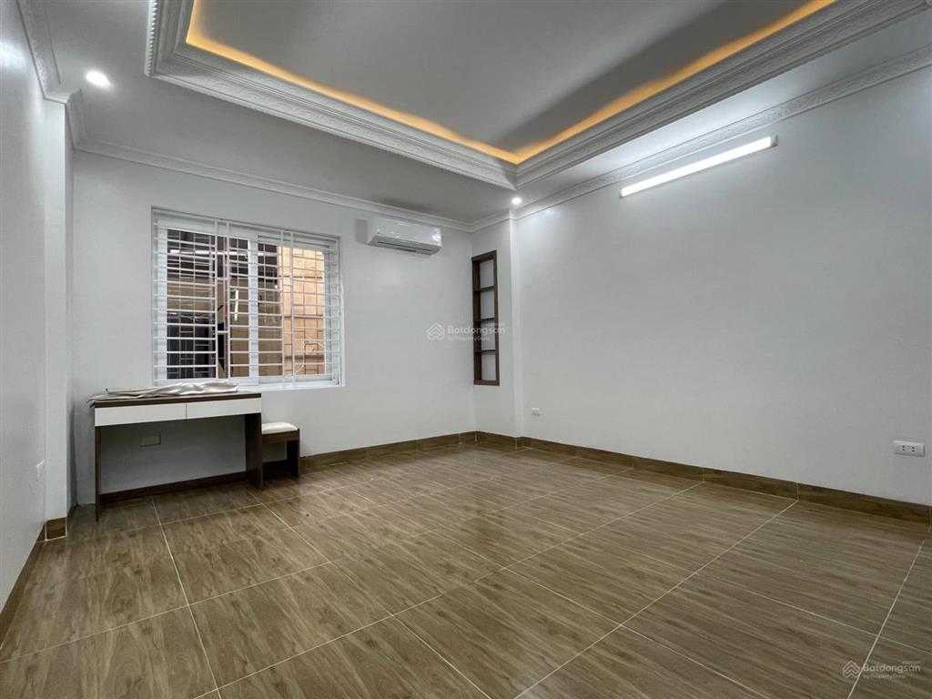Bán nhà dương quảng hàm 50m2 x 4,5 tầng giá 12,5ty 0382 276 ***