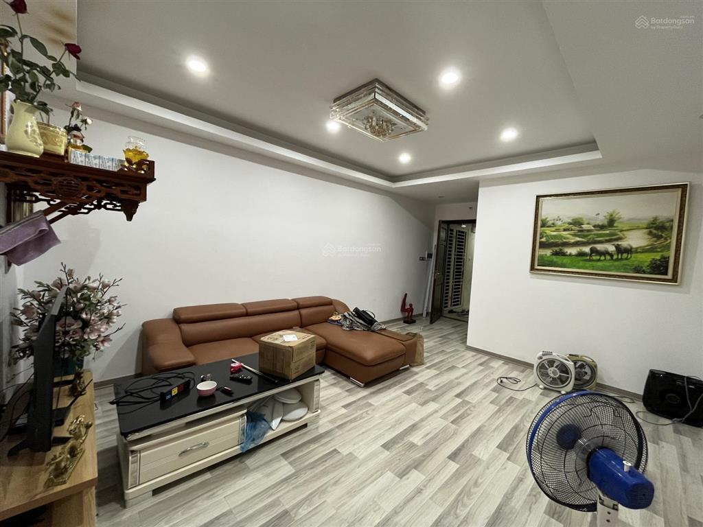 Bán căn hộ chung cư 66m, 2 ngủ, full đồ.  0989 030 ***
