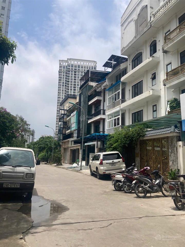 Chính chủ cần bán đất xuân đỉnh dt 136m2, mt 5.5m. ngõ ô tô tránh nhau.  0972 264 ***