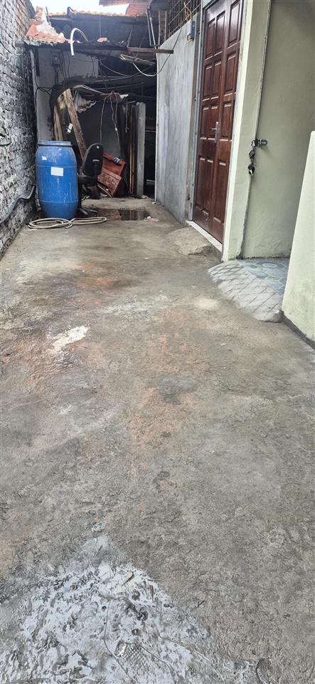 Cho thuê nhà c4 ngõ 174 phương canh. dt 40 m2 có gác xép, kk, độc lập. điện nước giá nhà nước