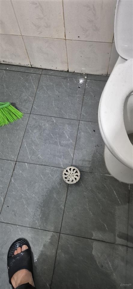 Cho thuê nhà c4 ngõ 174 phương canh. dt 40 m2 có gác xép, kk, độc lập. điện nước giá nhà nước