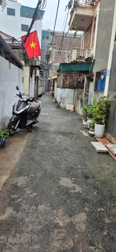 Cho thuê nhà cấp ngõ 174 phương canh. dt 40m2. có gác xép. điện nước giá nhà nước. khép kín