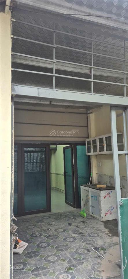 Cho thuê nhà cấp 4 biệt lập. ngõ 174 phương canh. dt. 40 m². khép kín độc lập. (hddh)