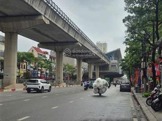 Bán nhà cấp 4 mặt phố hồ tùng mậu.dt. 30 m ,2măt đường trước sau . ko quy hoạch tầm nhìn 100 năm .