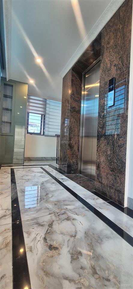 Chính chủ bán nhà số 3 mặt phố nguyễn cơ thạch. dt 45 m² * 6 tầng thang máy. đường vỉa hè 40 m