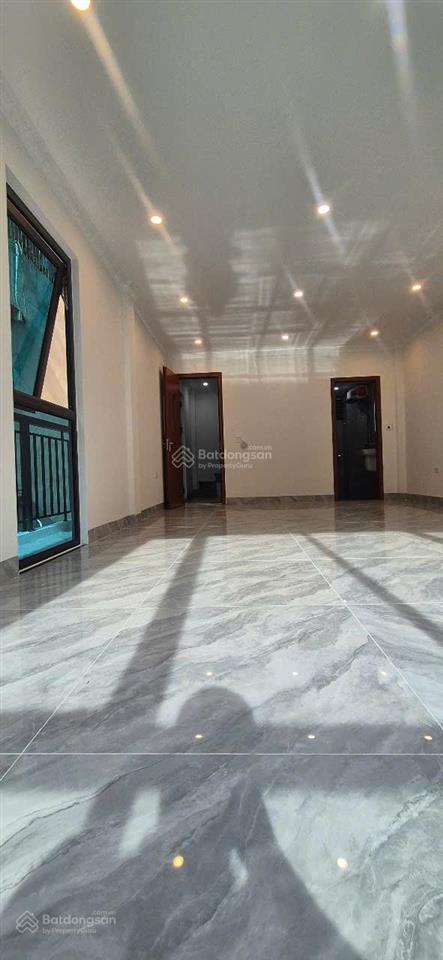 Cho thuê nhà mặt phố nguyễn cơ thạch. dt 45 m2 * 6 tầng, 6p. tk kinh doanh, làm vp, phòng khám