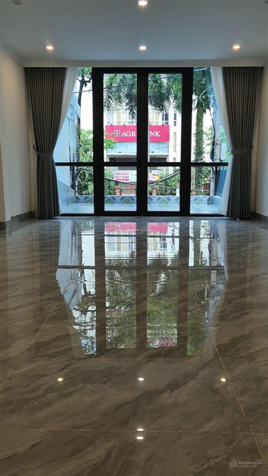 Cho thuê nhà mặt phố nguyễn cơ thạch. dt 45 m2 * 6 tầng, 6p. tk kinh doanh, làm vp, phòng khám