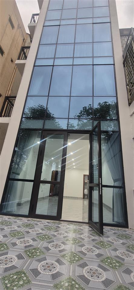 Cho thuê nhà mặt phố nguyễn cơ thạch. dt 45 m2 * 6 tầng, 6p. tk kinh doanh, làm vp, phòng khám