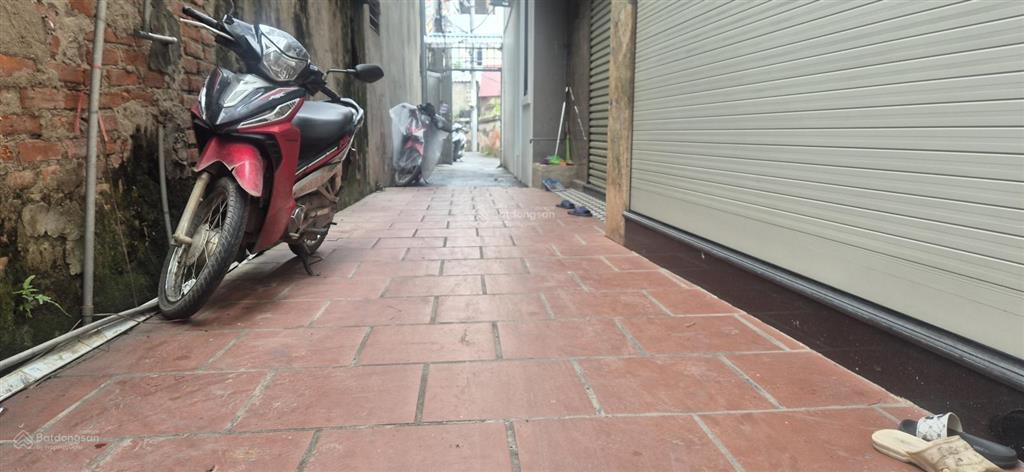 Bán nhà trong ngõ 174 phường canh. dt. 30.m2 * 5 tầng còn mới. ô tô cách 50 m