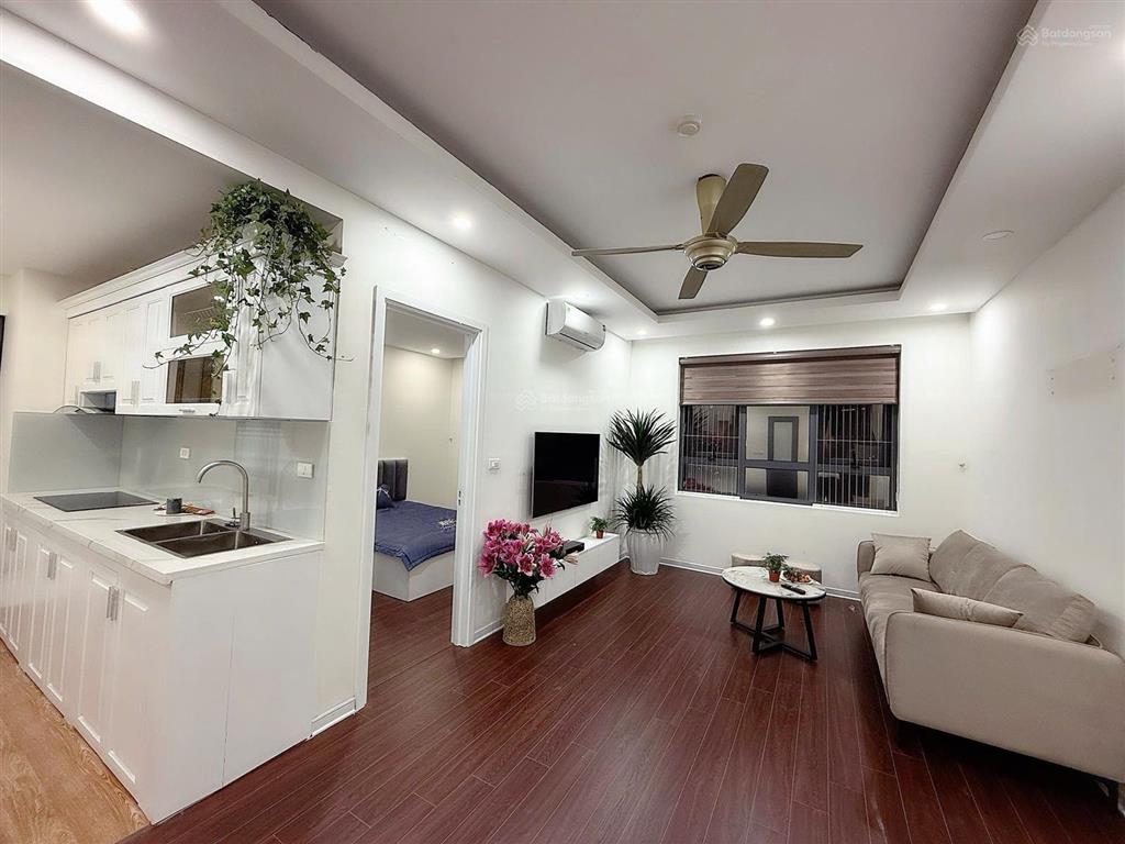 Chủ cần bán gấp căn 2pn2vs chung cư khu đt tp giao lưu  phạm văn đồng.giá chỉ 6.1 tỷ bao phí