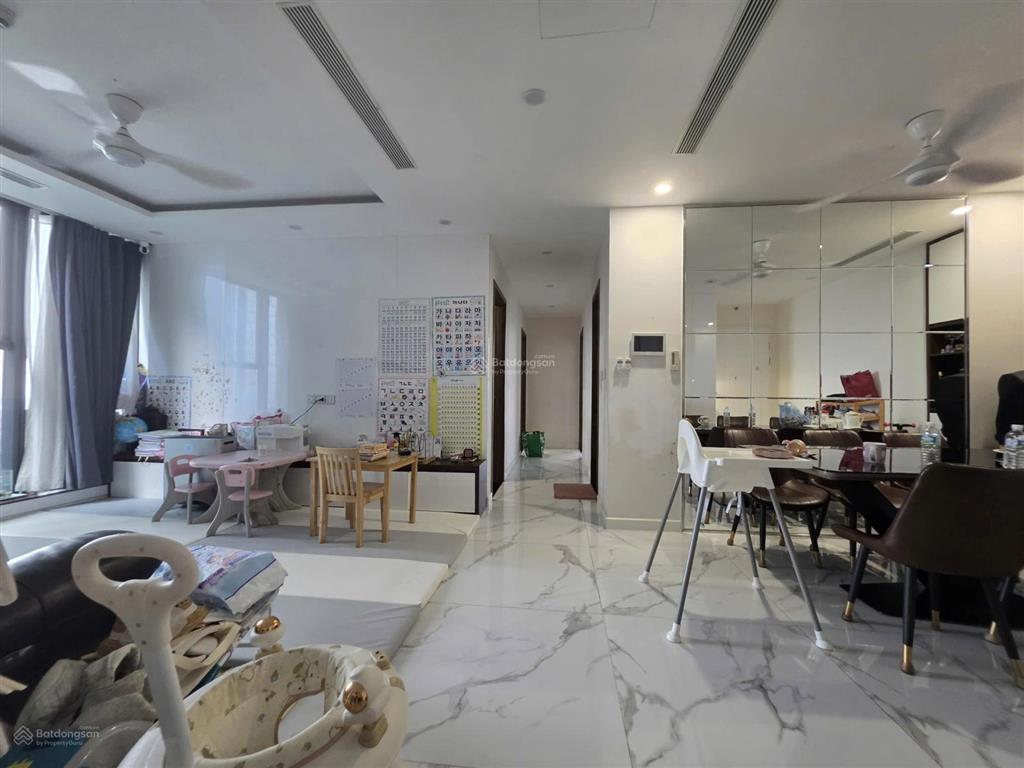 Bán gấp căn 3pn chung cư sunshine city, dt 98m2, tầng đẹp, nội thất đầy đủ, giá chỉ 9,7 tỷ
