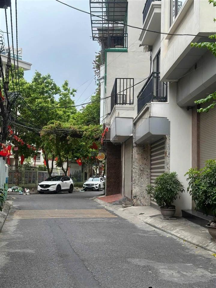Cực sốc! hạ chào 3 tỷ nhà phân lô hoàng quốc việt, 110m2x4t, ô tô vào nhà, thang máy, giá 32 tỷ tl