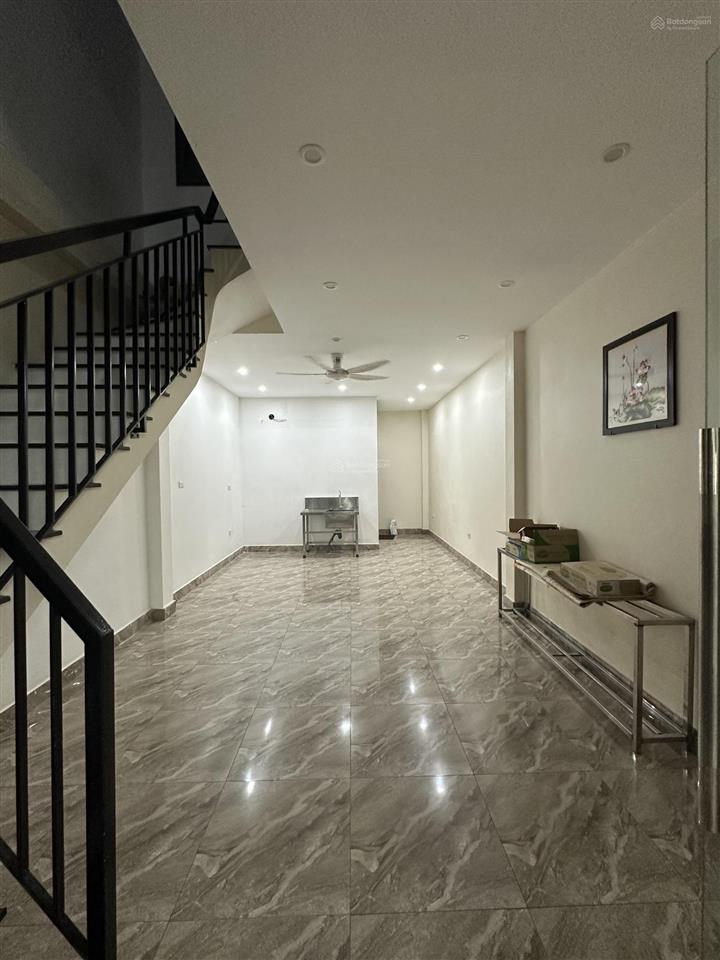 Cc cho thuê 80m2 tầng 1 khang trang làm văn phòng