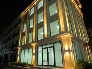 Gia đình chuyển đổi cần bán tòa nhà khu nguyễn tuân, dt 224m2, 6 tầng + 1 hầm, lô góc 3 mặt thoáng