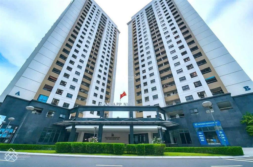 Chính chủ cần bán gấp căn hộ 2pn tòa no4a khu ngoại giao đoàn