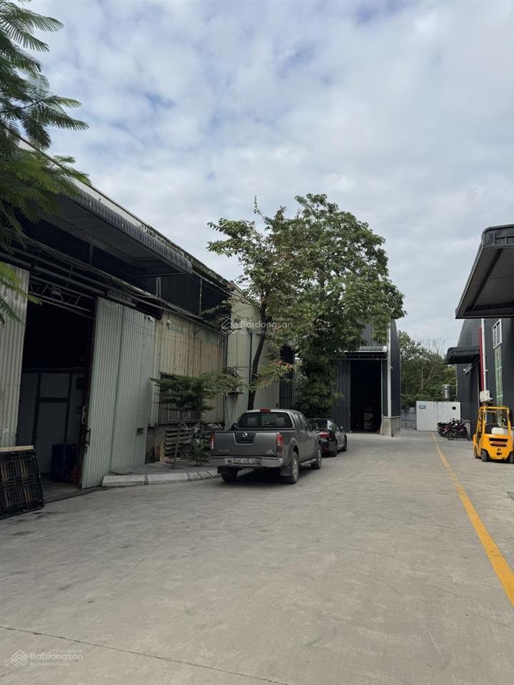 1 ha nhà xưởng mặt đường 70 cũ, tiện làm showroom ô tô...