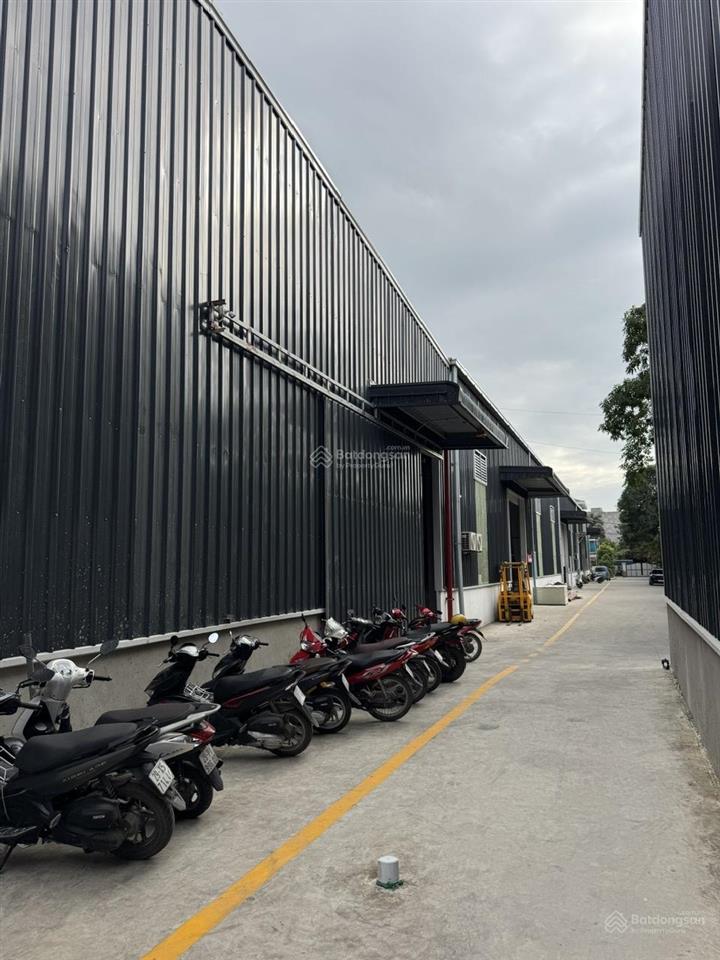 1 ha nhà xưởng mặt đường 70 cũ, tiện làm showroom ô tô...